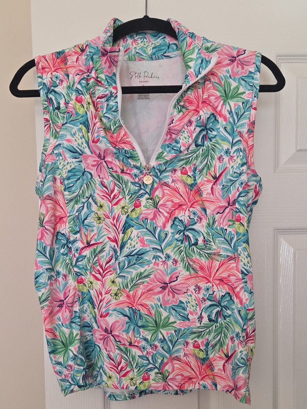 Stella Parker Golf Tropical Print Sleeveless Zip Mock Neck Top - Pink/Teal